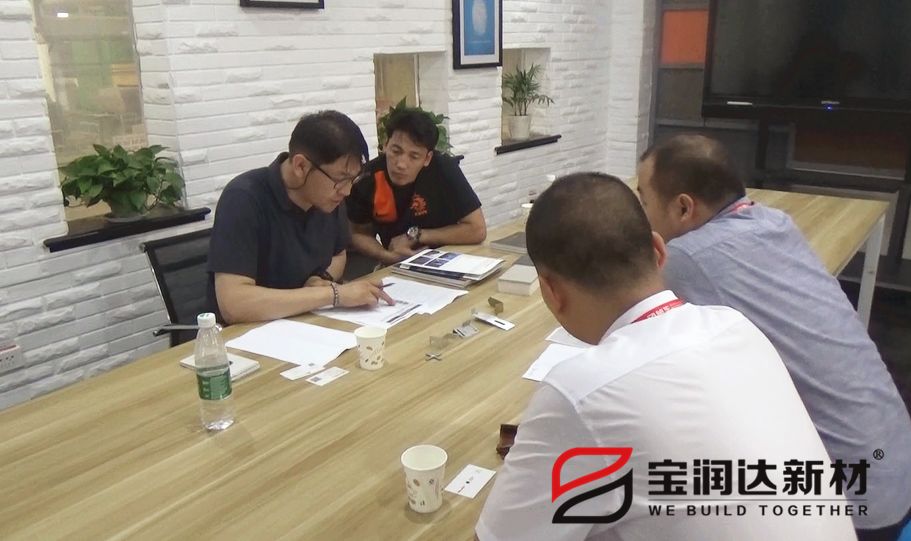 外蒙古客戶(hù)來(lái)訪(fǎng)寶潤(rùn)達(dá)洽談保溫一體板合作